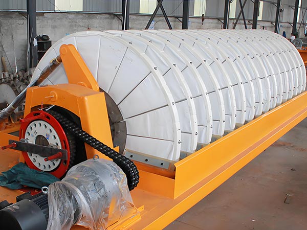 Filter cakera rotasi